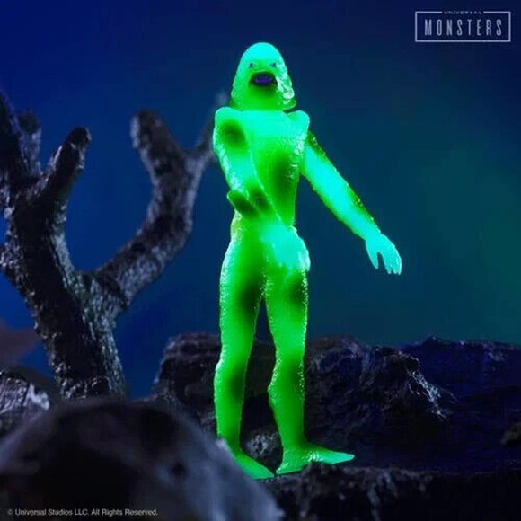 LIMITED Creature from the Black Lagoon (Super She Creature) GLOW ReAction Figure - Picture 11 of 12